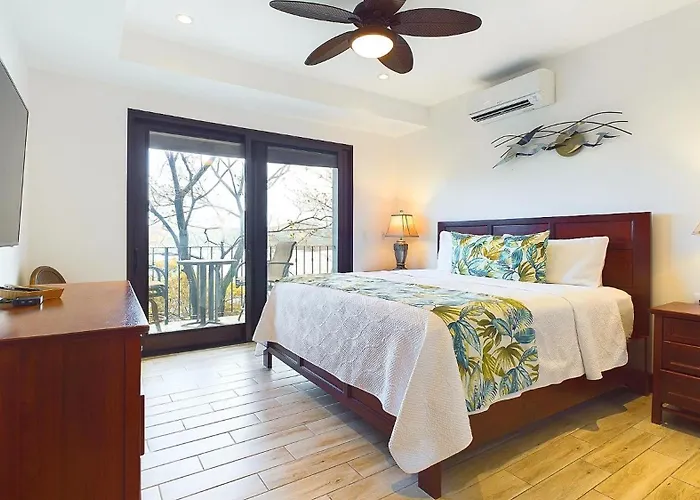 360 Splendor 207f-ocean View Residence-breakfast Included!